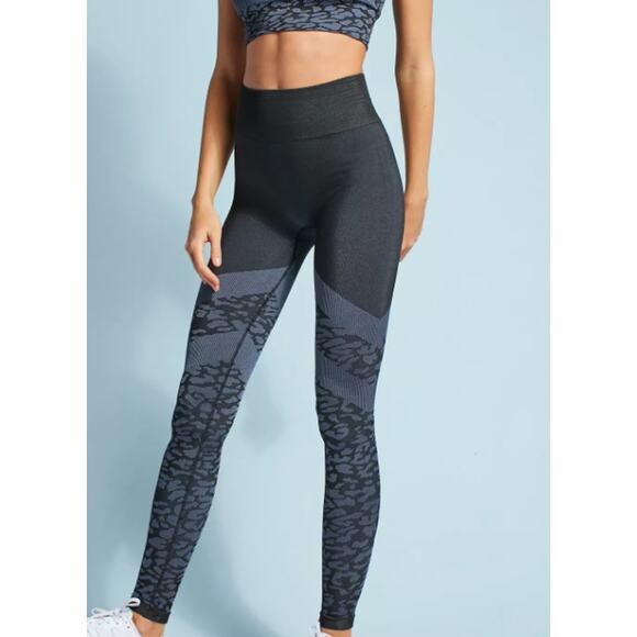 Varley Women's Emerson Seamless Gray Cheetah Print Leggings - Size Medium - Picture 2 of 9